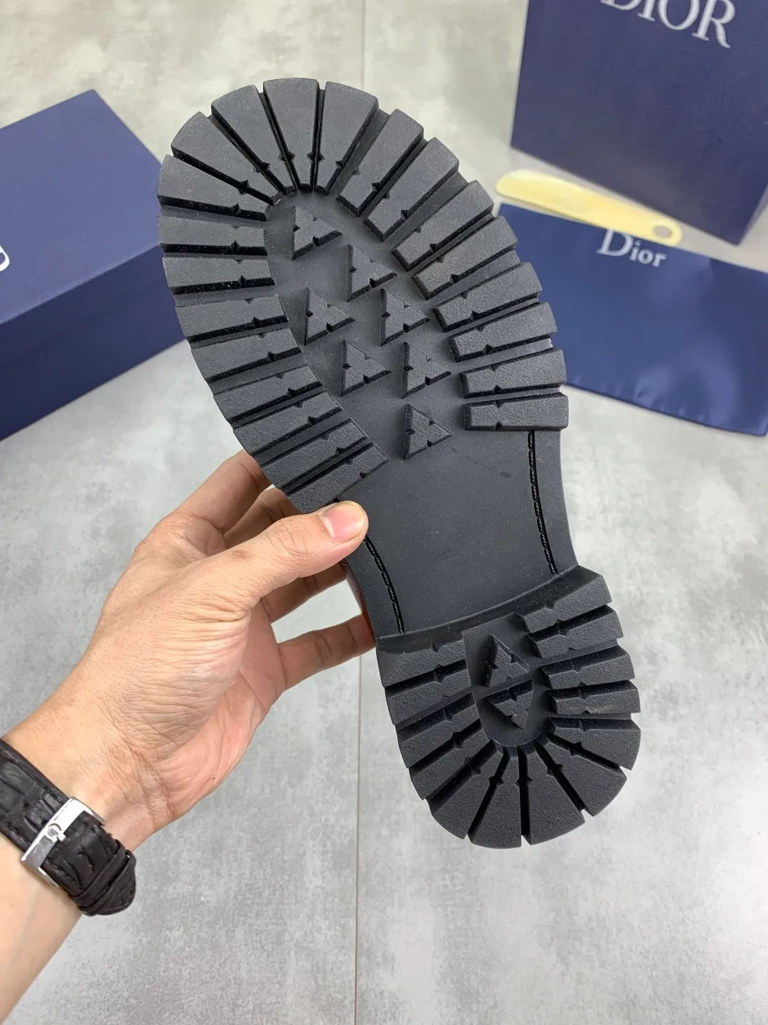 Men's shoes P520 💰【New style】Water-dyed cow lining Original order quality Dior —🆘.Dior Original order purchase, high-end leather shoes, fabric: Made of Italian imported color rubbed wrinkled cowhide➕Water-dyed cow lining/cowhide lining➕Specially available original combination outsole, fine workmanship, real shot🎬Size: 38-45 (with full set of packaging) Color: 3️⃣ colors available